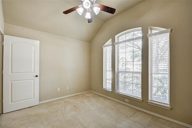 Building Photo - 26303 Crystal Cove Ln