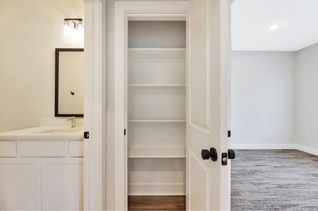 Building Photo - 1133 N Joye St