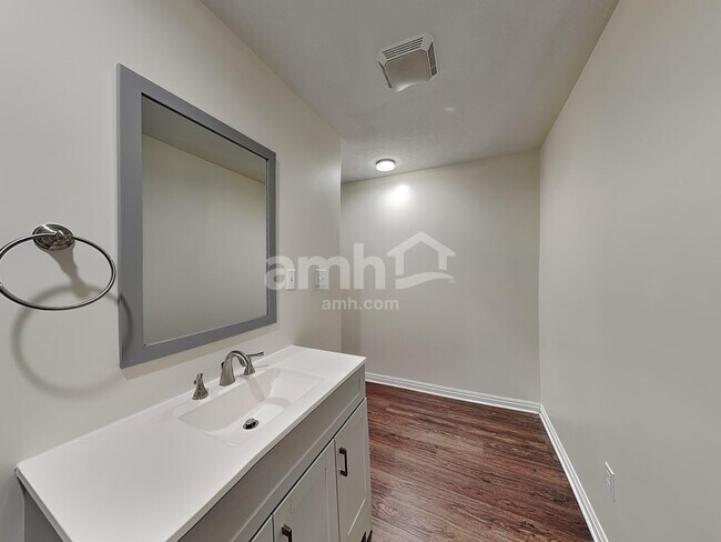 Building Photo - 2552 W 1500 N