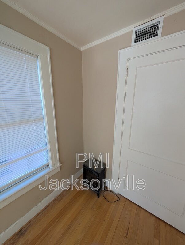 Building Photo - 2623 College St
