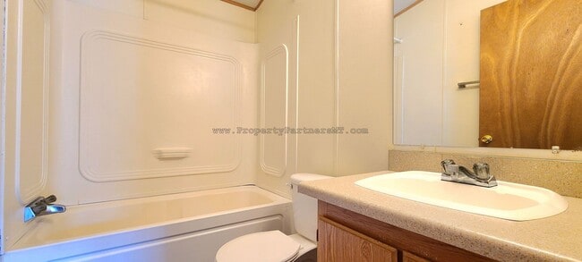 Building Photo - *** Very Nice *** 3 Bed 2 Bath remodel Modular house