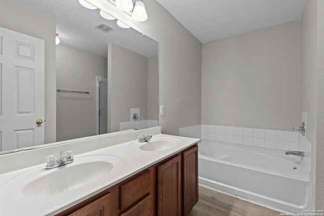 Building Photo - 1203 Autumn Moon