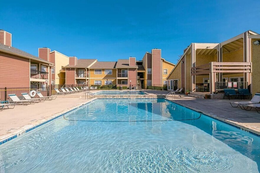 Building Photo - 10000 N Lamar Blvd