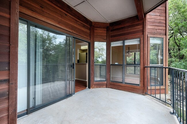 Building Photo - Beautiful 2B/2B Condo!