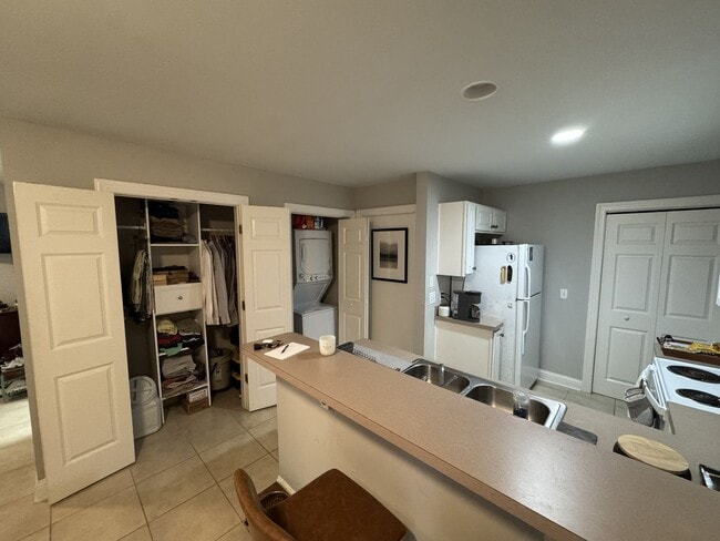 Building Photo - 72 Cassandra Ln