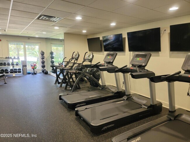 Building Photo - 955 Registry Blvd