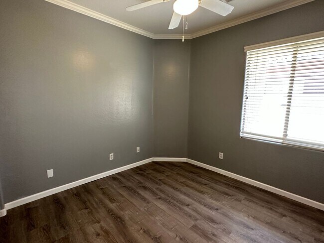 Building Photo - 4560 E Murrieta Rd