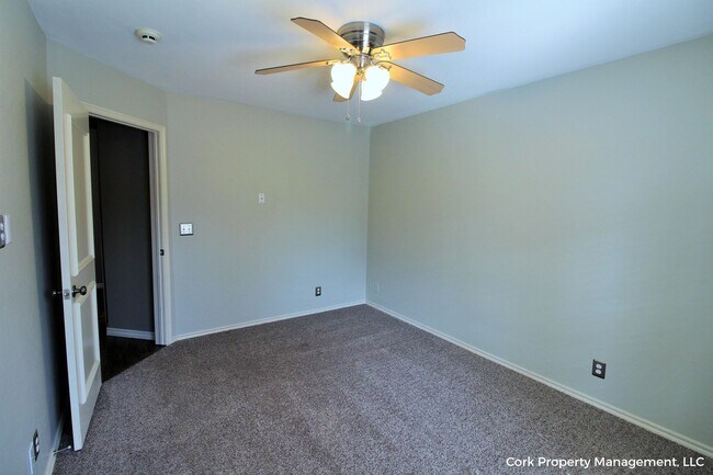 Building Photo - 2808 Stonebrook Rd