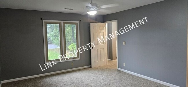 Building Photo - Exceptional 5-Bedroom Home with Luxury Out...