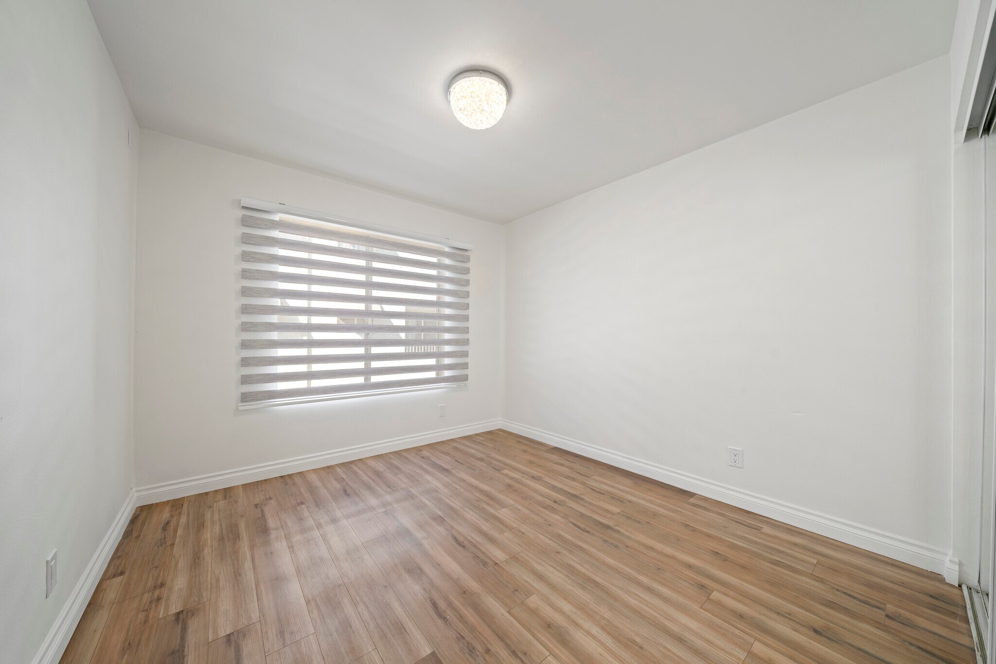 Building Photo - 12411 Osborne St