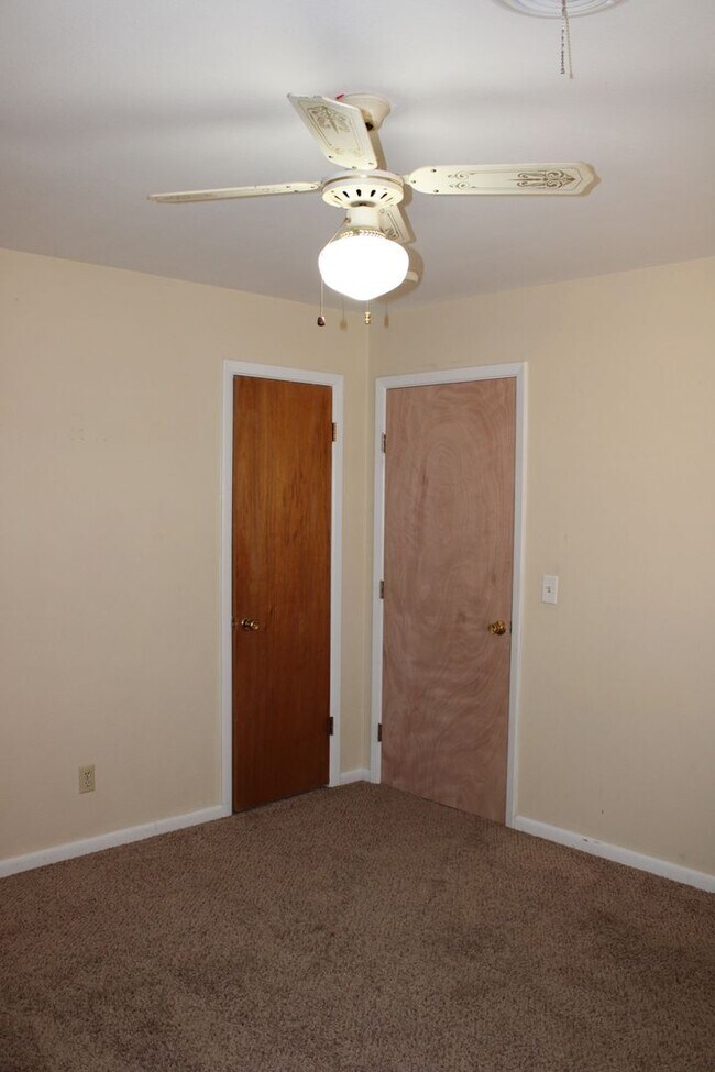 Building Photo - 5111 Leland Dr