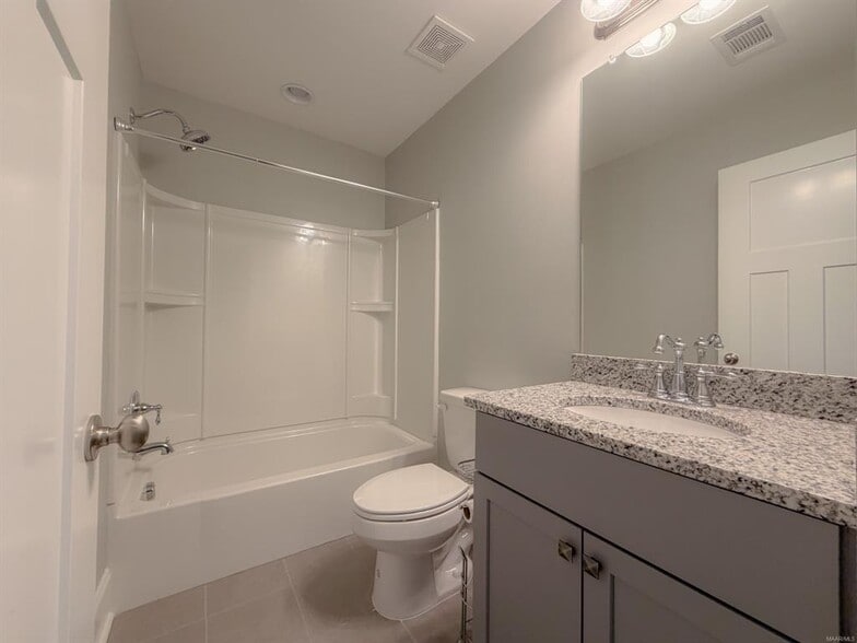 Building Photo - 176 Ave of The Orchards