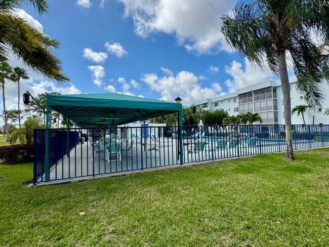 Building Photo - 6698 10th Ave N