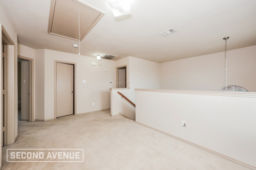 Building Photo - 2120 Ingrid Ln