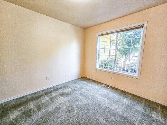 Building Photo - 4424 239th Pl SE