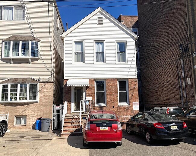 Building Photo - 284 MAGNOLIA Ave