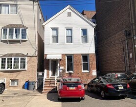 Building Photo - 284 Magnolia Ave