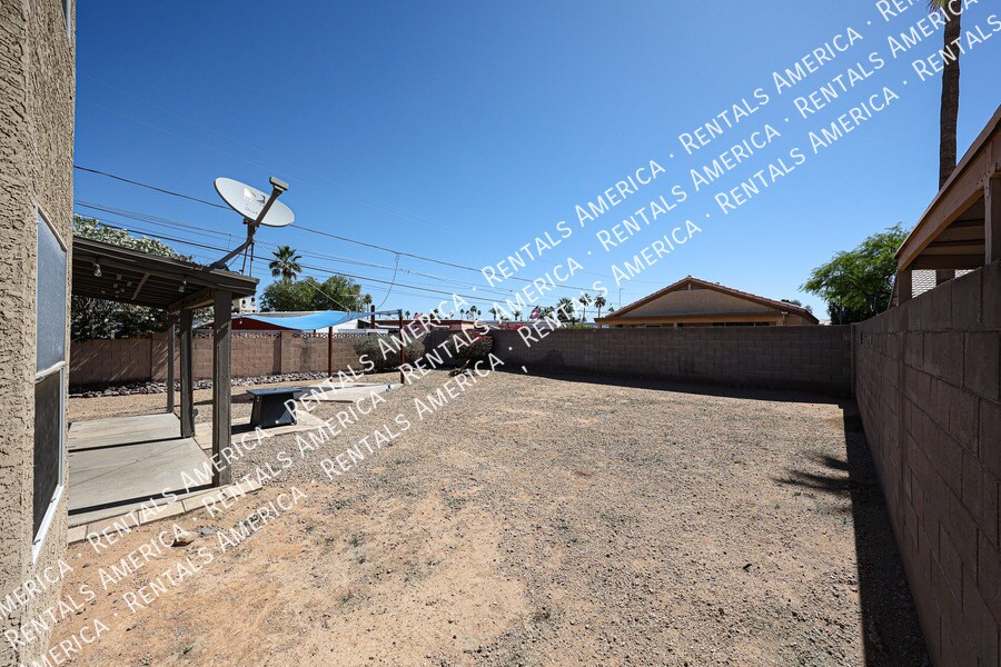 Building Photo - 15847 N 32nd Pl