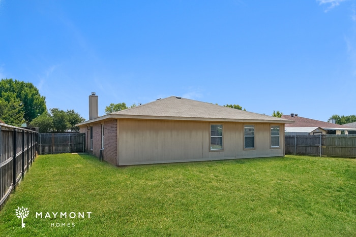 Building Photo - 2111 Dandelion Dr