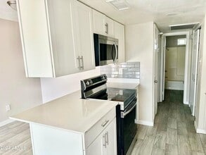 Building Photo - 16821 N 26th St