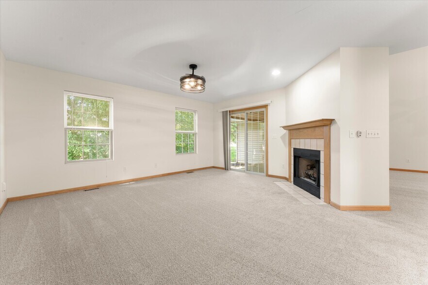 Building Photo - 1203 Windwood Ln