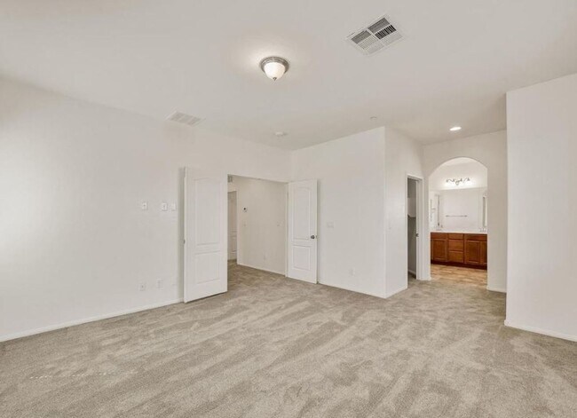 Building Photo - 614 Taliput Palm Pl