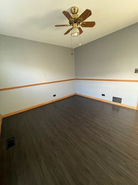 Building Photo - 1105 E Ardyce Ln