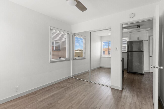 Interior Photo - 727 Olive Ave