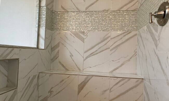 Building Photo - 7235 SE Clatsop St