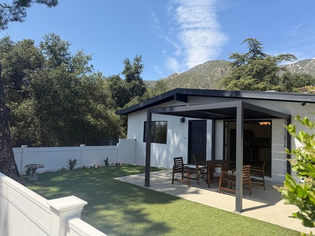 Building Photo - 2327 Dorothy St