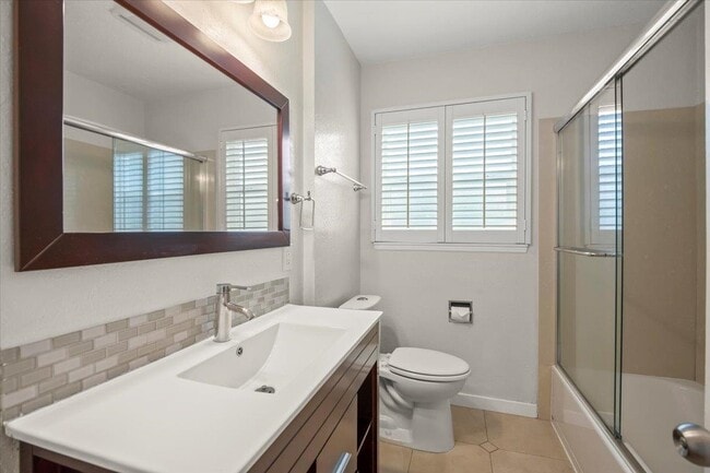 Building Photo - 18500 Crest Ave