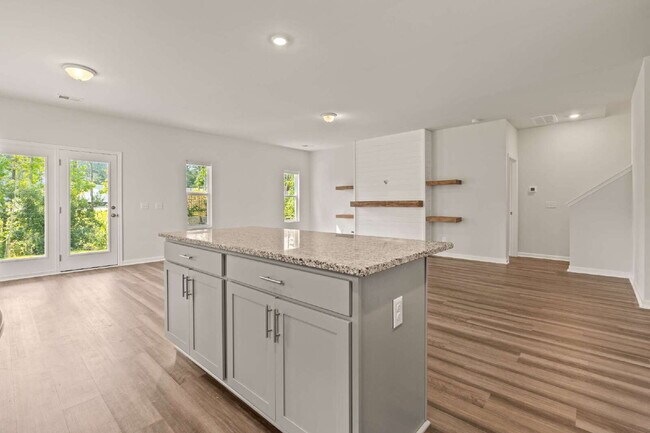 Building Photo - "Charming 3-Bed 2-Bath Residence in Telfai...
