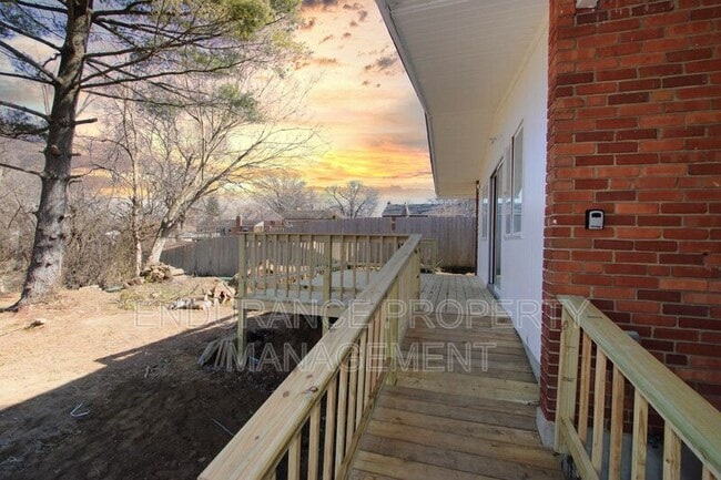 Building Photo - 3130 Balsamridge Dr