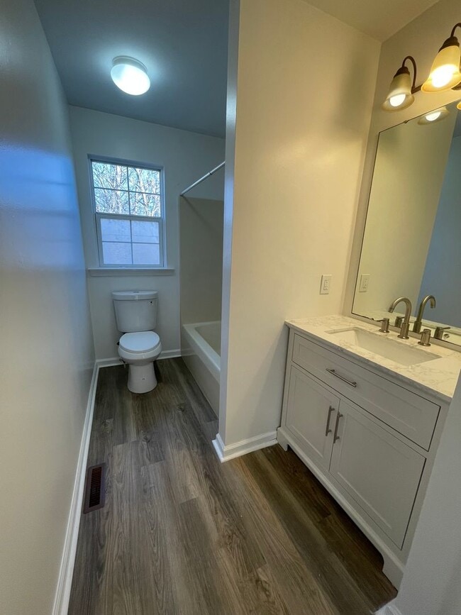 Building Photo - 106 Country Run Dr