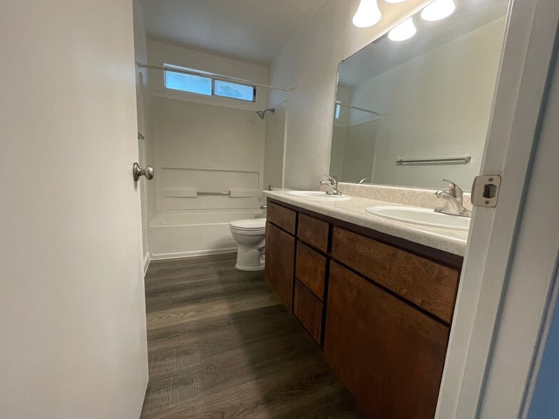 Building Photo - 363 Rio Lindo Ave