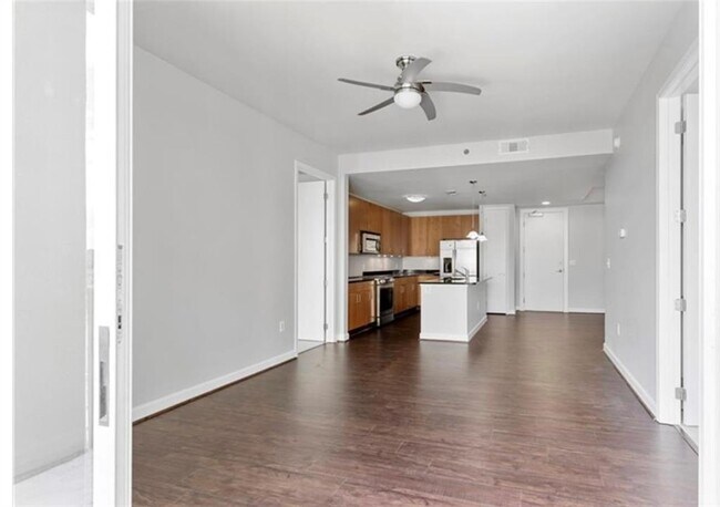 Building Photo - 711 Cosmopolitan Dr NE
