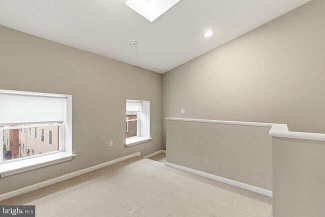 Building Photo - 1027 N 4th St