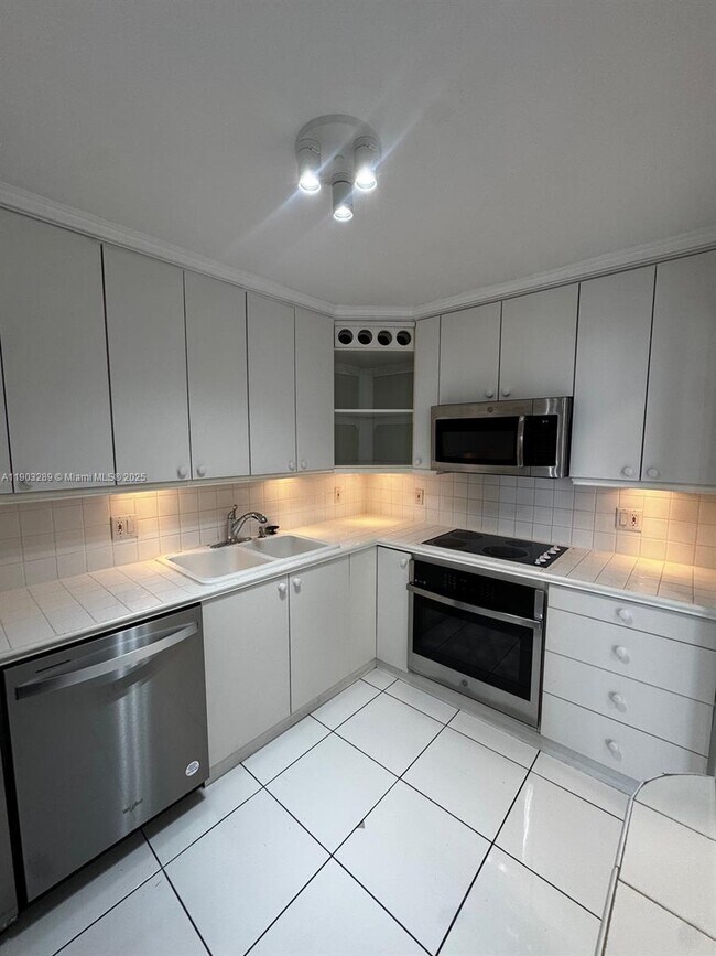 Primary Photo - 200 SE 15th Rd