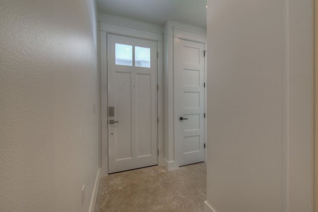 Building Photo - UT PRE LEASE: Newly Constructed: Luxury 4 ...