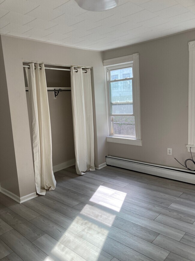 Building Photo - 101 Knobley St