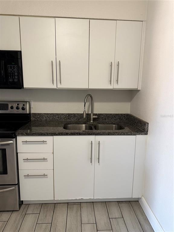 Building Photo - 204 6th Jpv St