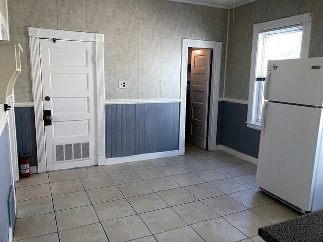 Building Photo - 28 Litchfield St