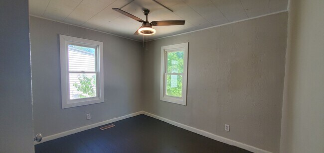 Building Photo - 1515 E Mcgee St