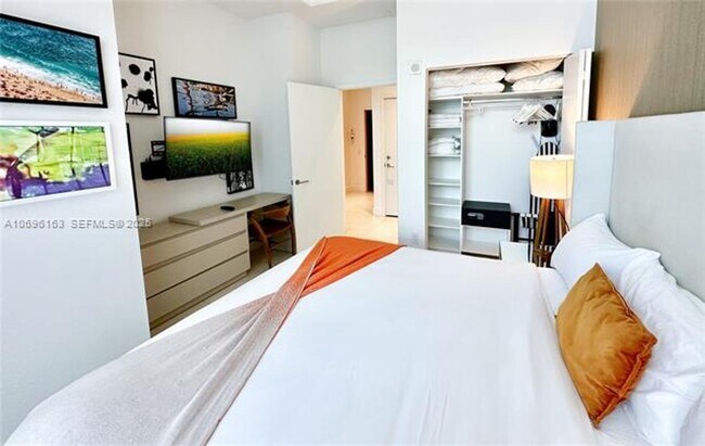 Building Photo - 4111 S Ocean Dr