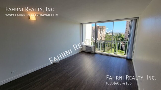 Building Photo - Pearl Two, Fully Remodeled 1 Bedroom Condo...