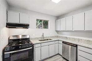 Building Photo - 5560 Kingsport Dr