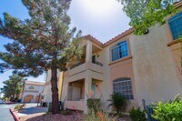 Building Photo - 3 Bedroom With 1 Car Garage In West Side G...