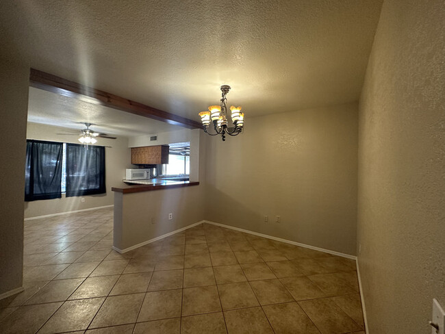 Building Photo - Beautiful 3 Bed 2 Bath home in Phoenix!