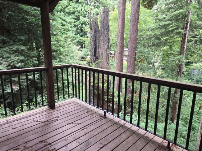 Building Photo - Pet Friendly! Redwood views! 3-bedroom hom...