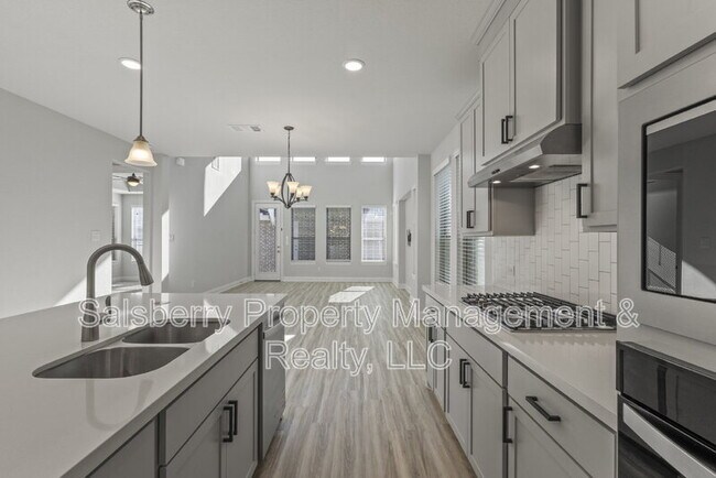 Building Photo - 2021 Daniel Dr